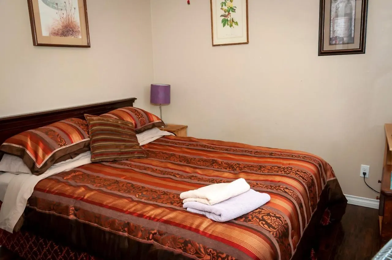 Comfort Inn Hostel In Fraser Valley 2 Abbotsford Bed & Breakfast